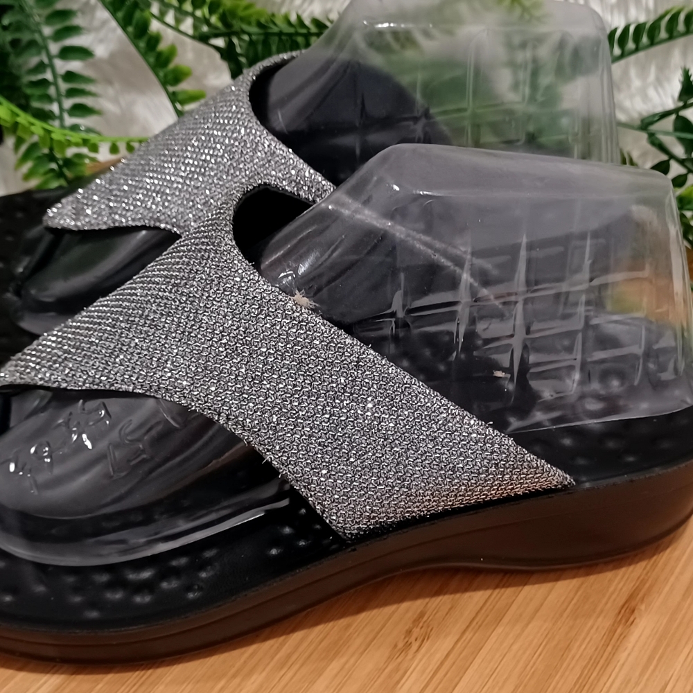 Aerothotic Womensilver Glitter Metalluc Flip Flop Platform Thong Sandals Sz 8.5 - Picture 4 of 12